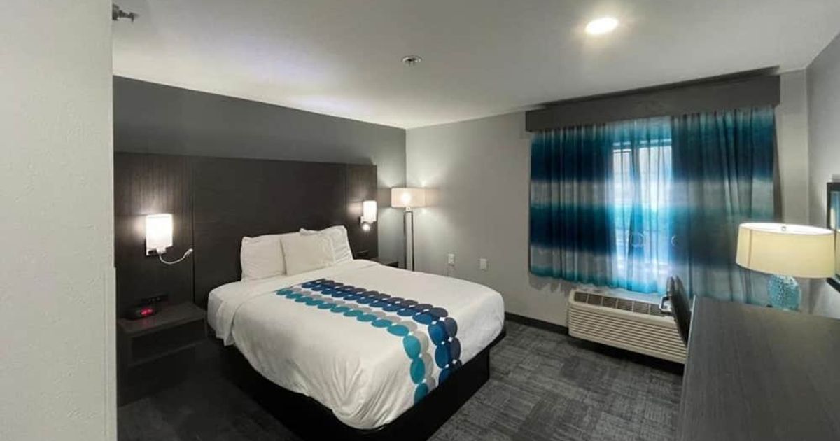 La Quinta Inn by Wyndham Indianapolis Airport Executive Dr from 34