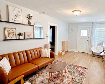 Summit Mid-Century Bungalow - La Grande - Sala de estar