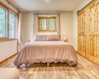 Ripplewood - Meredith Lodging - Welches - Bedroom