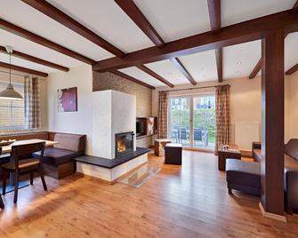 Lindner Hotel Nurburgring Ferienpark - Nuerburg - Living room
