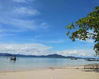 Mr.Yong Tour & Homestay - Ko Muk - Strand