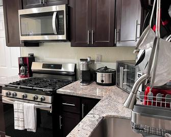 Sofi/Hollywood/Lax: Cozy 2br Destination In Inglewood - Inglewood - Kitchen