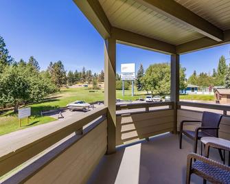 Cozy condo w/fireplace, close to GNP - Marina Cay Retreat - Bigfork - Balcony