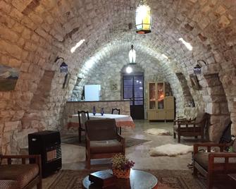 Built In 1885 Charming Home In Byblos - Byblos - Salon