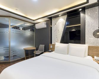 Bulgwang Hotel Maru - Seoul - Bedroom