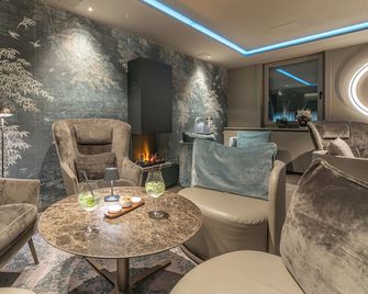 hirschen dornbirn - das boutiquestyle hotel - skyrelax & wellness im rooftop - Dornbirn - Lounge