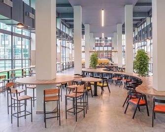 Yello Living - Bangalore - Restaurante