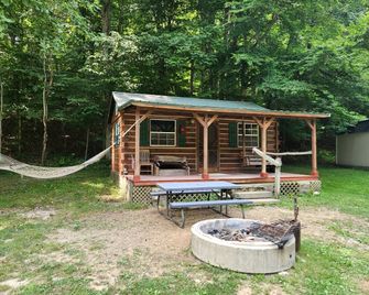 Rural Cabin with Fire Ring Perfect for Outdoor Activities in Indiana - Nashville - Binnenhof
