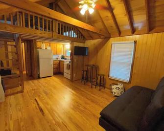 The Peaceful Pine Cabin - Ansted - Sala de estar