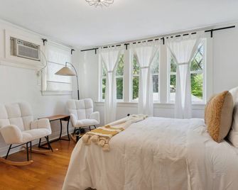 'Luxurious Retreat for Families, Couples & Work Getaways Cozy Oasis of Elegance! - Memphis - Bedroom