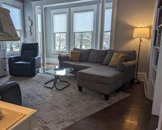 Beach Harbor Resort - Deluxe Lower Apartment - Sturgeon Bay - Sala de estar