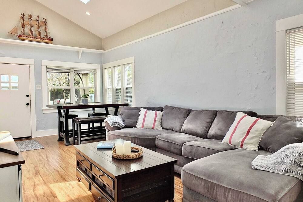 Park Ave Beach Paradise - Chic & Secluded. Peaceful World Cup Retreat - לונג ביץ' - סלון