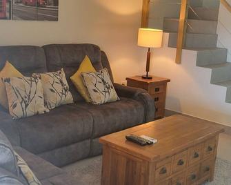 Villa 336B - Inviting - John Hughes - Living room