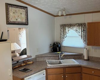 Scallop and fish haven!! Spring Warrior, Fla. 2bed/2bath mobile home. Much more. - Perry - Kuchyň