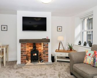 Ramblers Rest, Pet Friendly, Character Holiday Cottage In Sedbergh - Sedbergh - Sala de estar