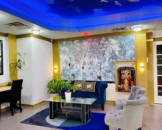 R Nite Star Inn and Suites -Home of the Cowboys & Rangers - Arlington