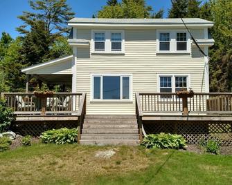 On Sebasco Estates, 4 Bedroom House, Ocean Views, Close to Beaches and Golfing. - Phippsburg - Building