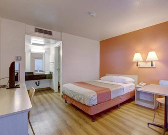 Motel 6-Corona, Ca - Corona