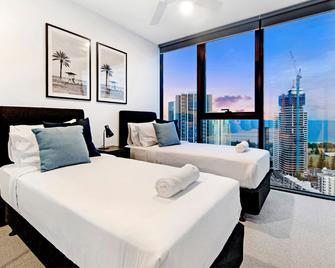Casino Private Apartments - Qstay - Broadbeach - Bedroom