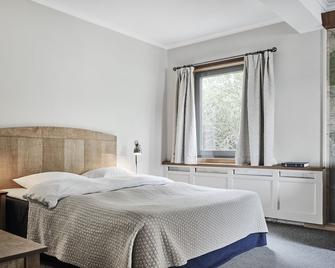 Rederiet Hotell - Farsund - Bedroom