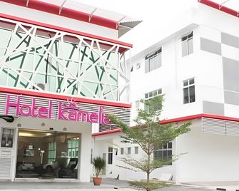 Hotel Kamelia - Kepala Batas - Edificio