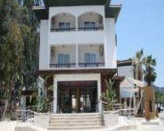 Munamar Beach Hotel - İçmeler - Building