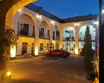 Hotel Peña Florencia - Bernal - Edificio