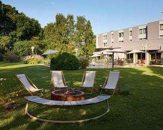 Novotel Bayeux - Bayeux - Patio