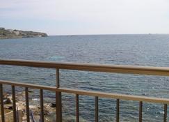 Apartamentos Llevant - Ibiza - Balkon