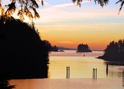 Reef Point Cottages - Ucluelet - Strand
