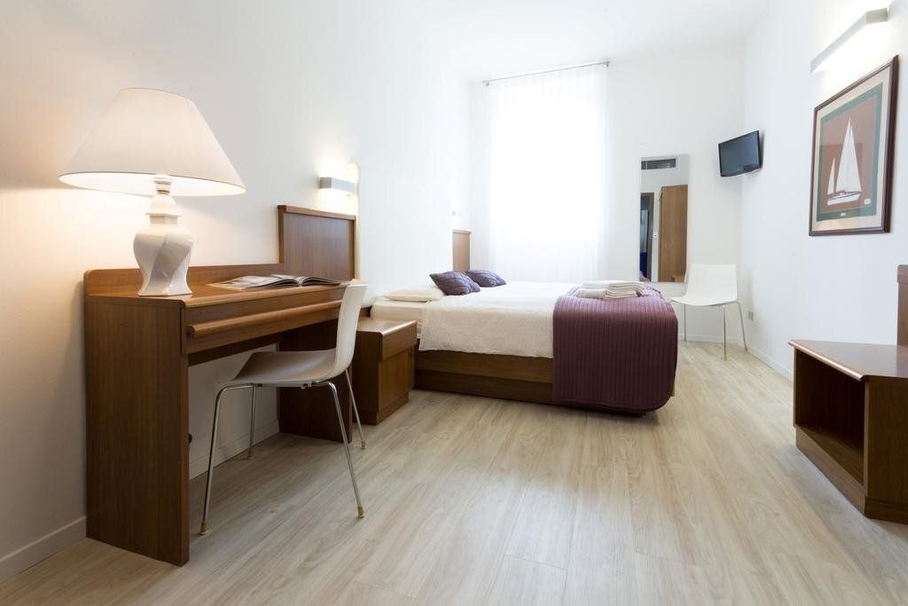 Hotel Centrale - Nago–Torbole - חדר שינה