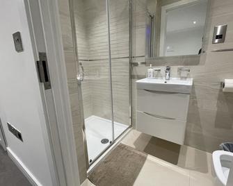 London West Ham Apartments - London - Bathroom