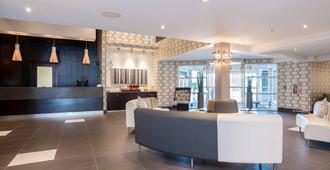 Sandman Hotel and Suites Abbotsford - Abbotsford - Lobby