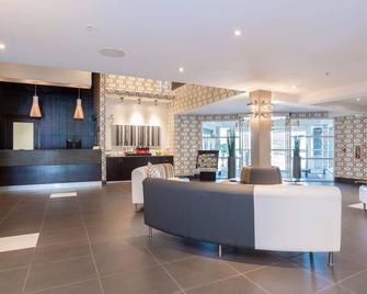 Sandman Hotel and Suites Abbotsford - Abbotsford - Lobby