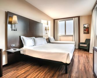 Max Hotel Livorno - Livorno - Habitación