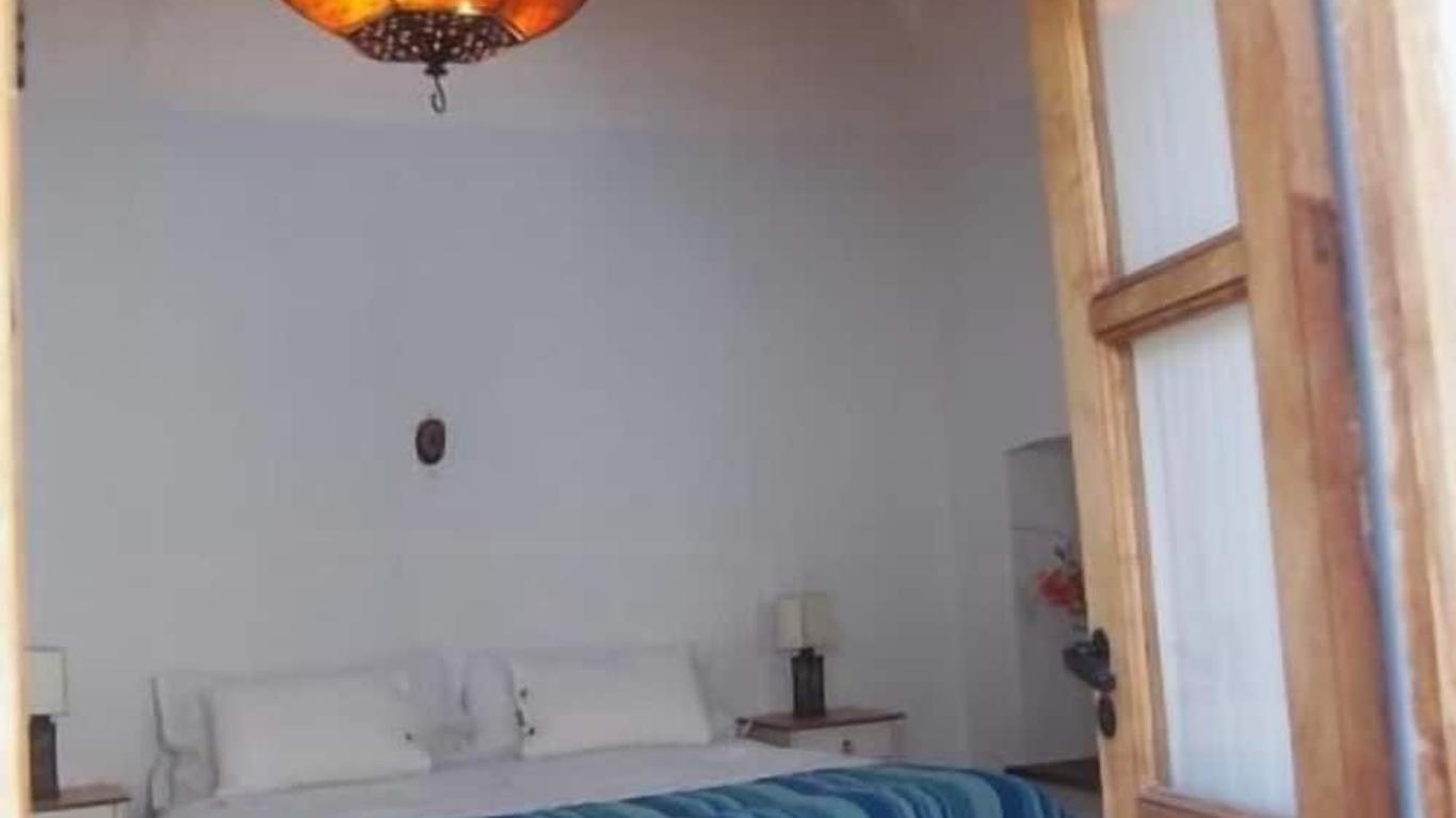 هوستيريا فيلا كاردون