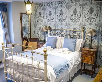 Crown and Trumpet Inn - Broadway - Bedroom