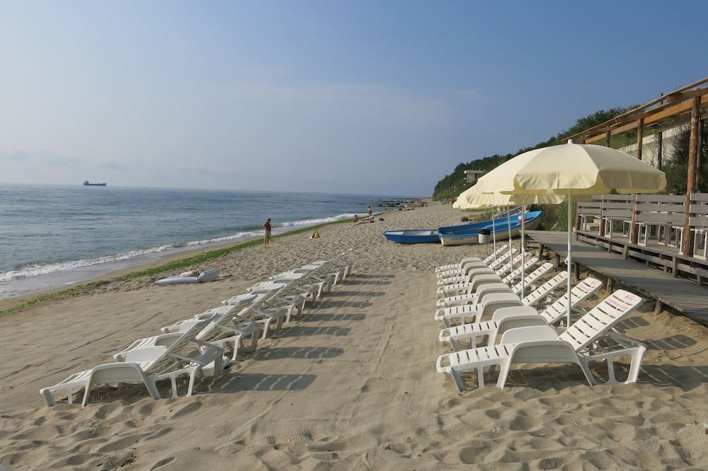 Albizia Beach Hotel - וארנה