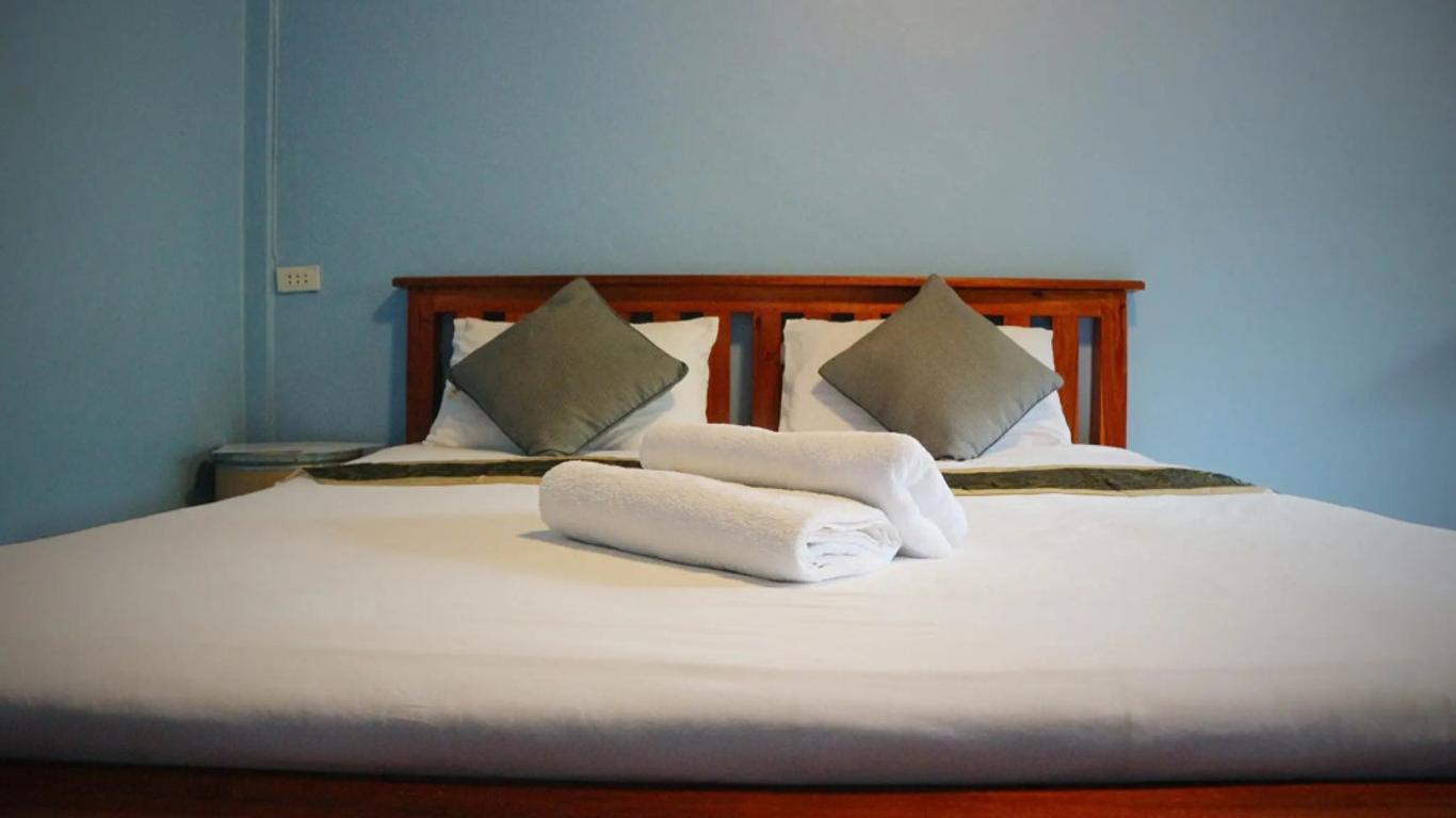 Marina Hut Guest House