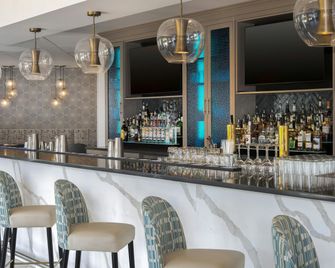 DoubleTree by Hilton Wilmington - Wilmington - Bar