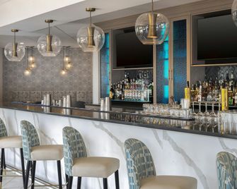 DoubleTree by Hilton Wilmington - Wilmington - Bar