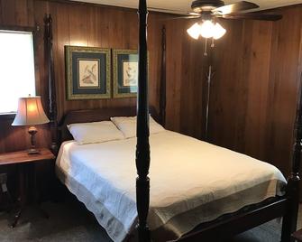 5 Bedrooms For a Great Price!!!! - Talladega - Bedroom