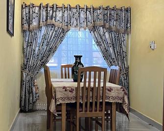 Naayina Vacation Villas - Tamale - Essbereich