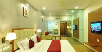 Hotel Aditya - Raipur - Bedroom