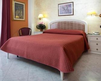 Hotel San Marco - Rionero in Vulture - Slaapkamer