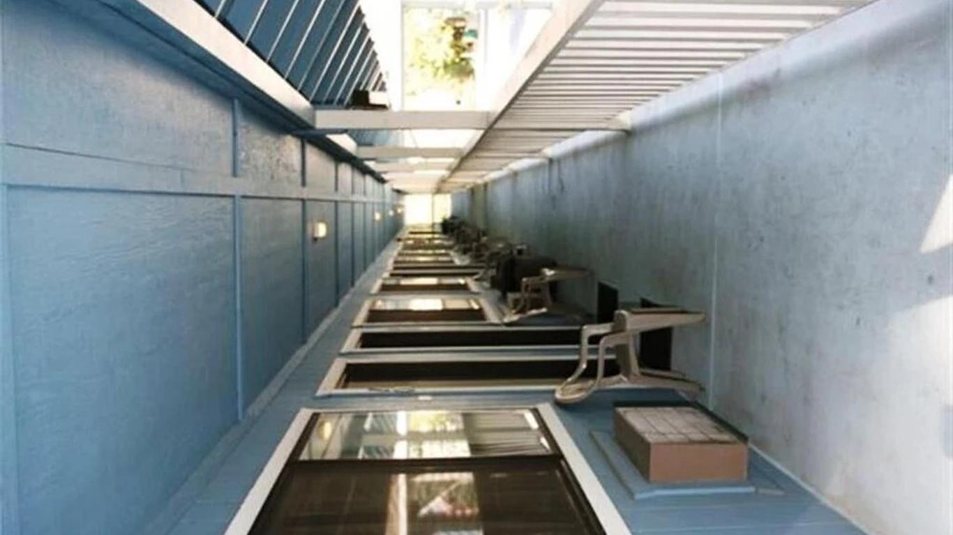 The Christmas Tree Inn