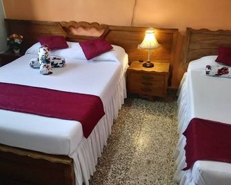 Rocios Hostal - Cienfuegos - Habitación
