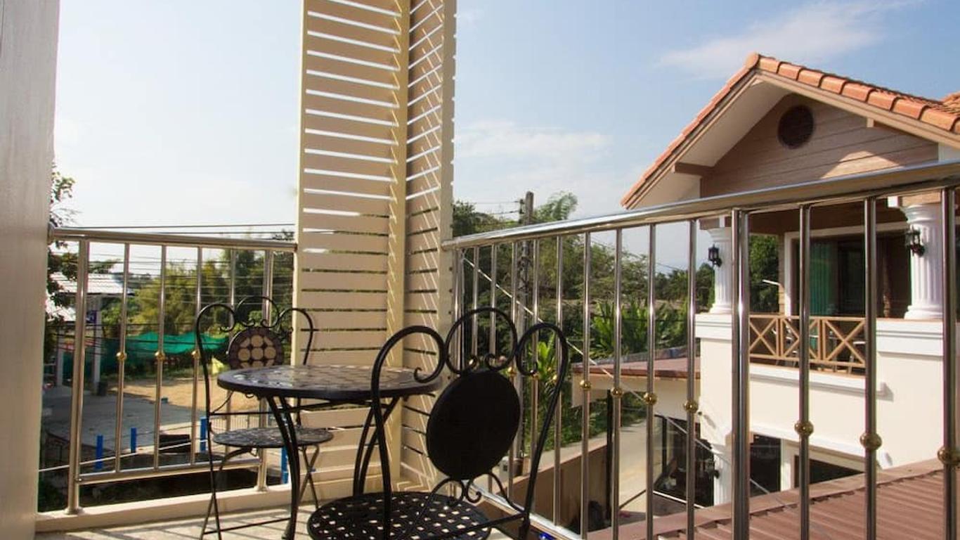 Donchai House Guest House& Cafe