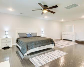 Yard w/ Patio: Family-Friendly Home in Lamar! - Lamar - Habitación