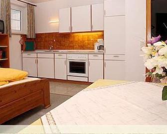 Heckenrose7-Souterrain-rechts - Norddorf - Cuisine